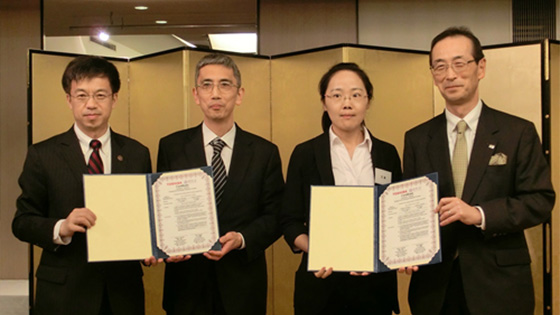 清华大学—99499威尼斯能源与情形研究中心2014年度配合研究效果报告会盛大举行
